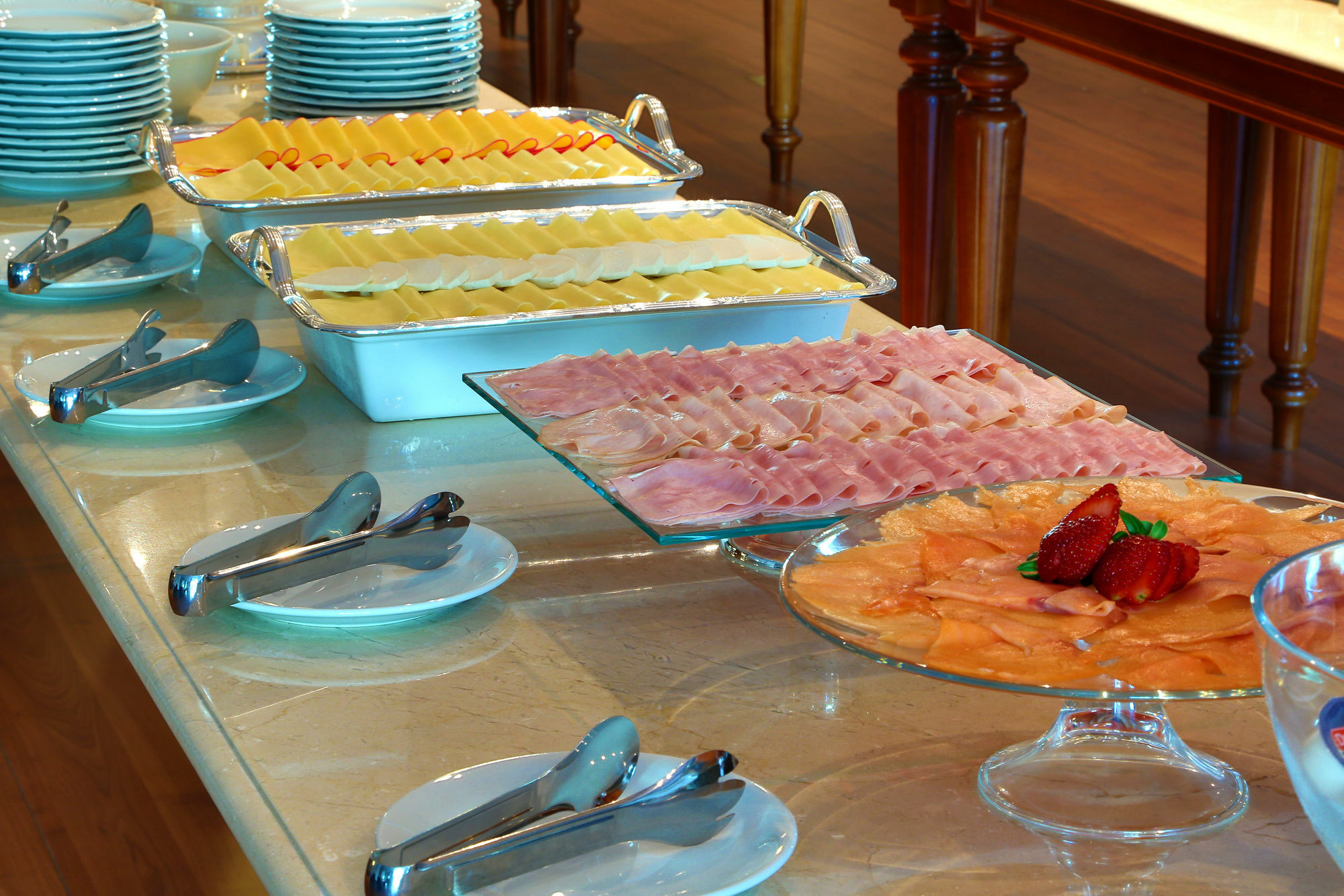 Hotel Mont Blanc Premium Рібейран-Прету Екстер'єр фото A buffet